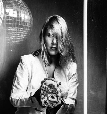 corinnesutter_by_ellenmathys_download_3